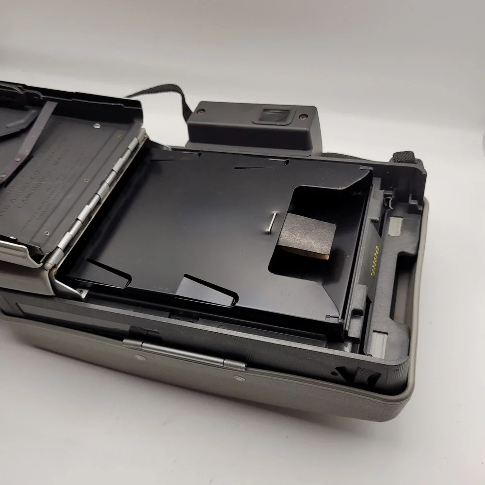 Vintage Polaroid Automatic 104 Land Camera with Original Box and Cover TD504740